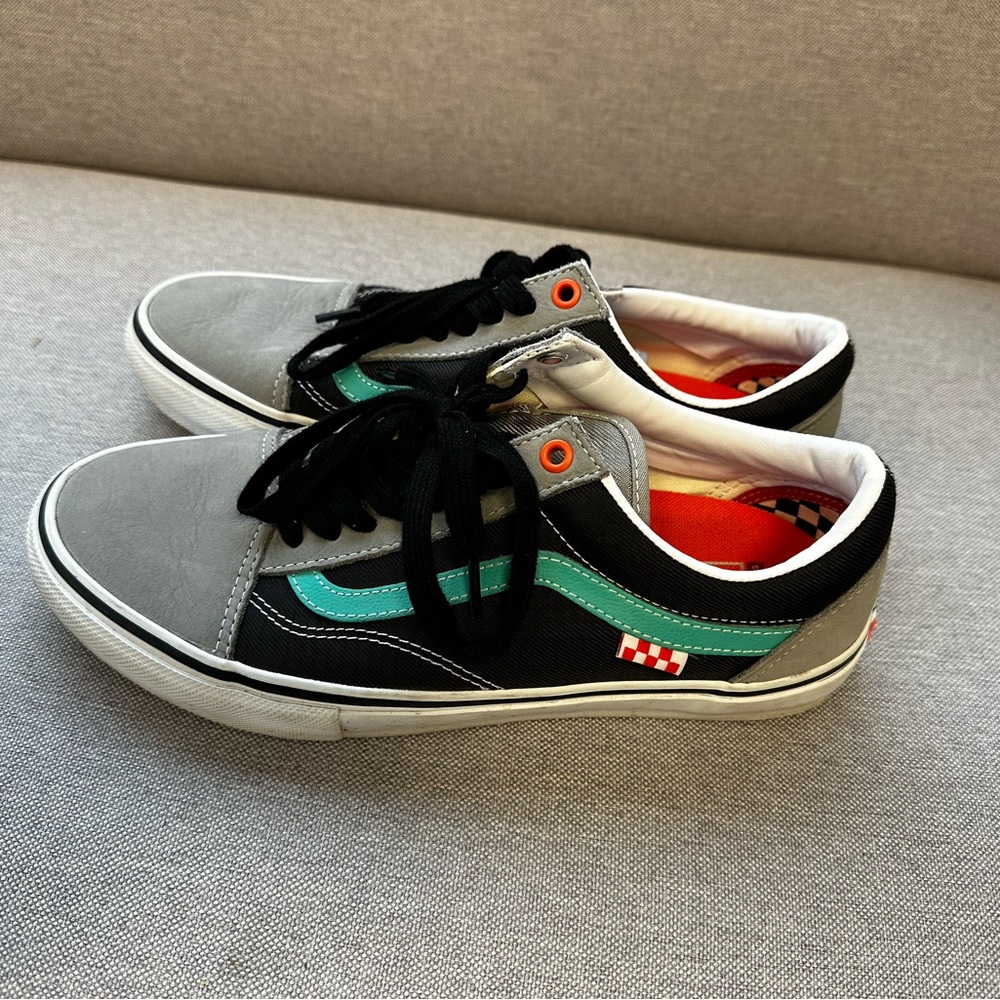 Vans Black and Gray Sneakers Classic Skate Style